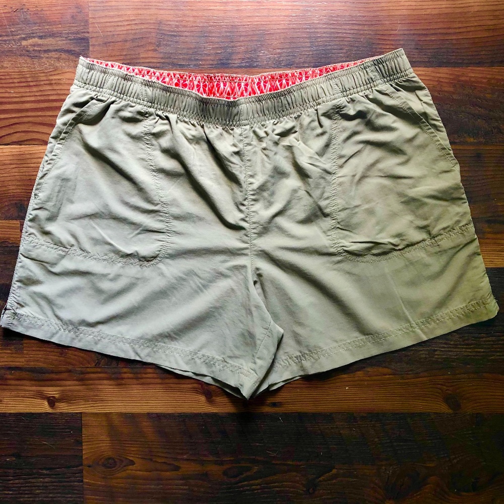 Columbia Women's Outdoors/Water Tan Shorts